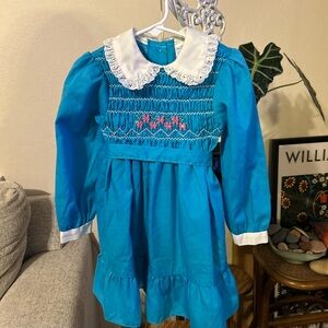 Vintage Hand-Smocked Pioneer Girl’s Dress Blue Peter Pan Collar Embroidered sz 5